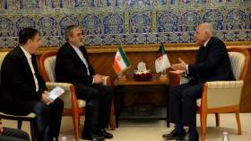 عطاف يلتقي رئيس لجنة الأمن القومي بمجلس الشورى الإيراني