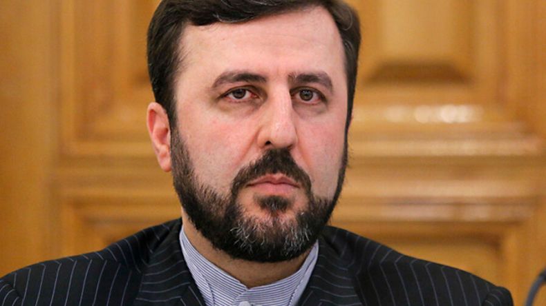 إيران تعلن الاتفاق مع الترويكا الأوروبية مواصلة المحادثات الدبلوماسية