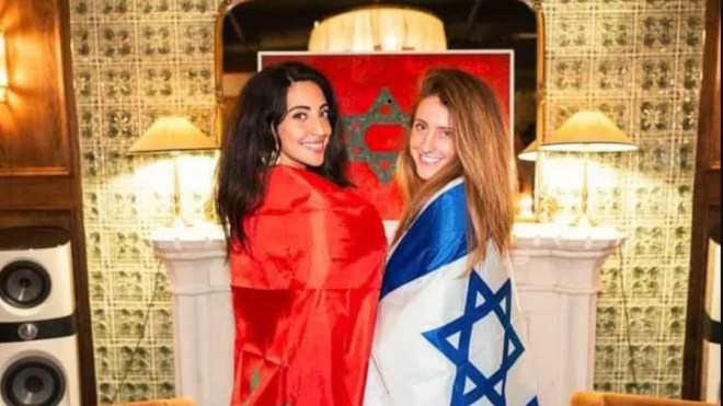 “الموساد يتحكم في إعلام المخزن”.. تفاصيل لقاء وفد إعلامي مغربي مع “أفيخاي أدرعي”!