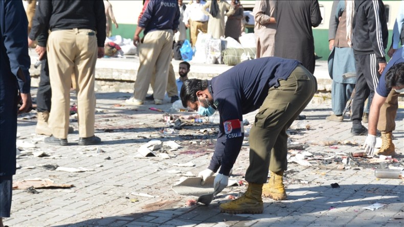 هجوم على حافلات في باكستان يخلف 42 قتيلا