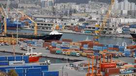 وزير التجارة الداخلية: ضبط أكثر من 6.000 طن من القهوة المستوردة مخزّنة في ميناء الجزائر (فيديو)