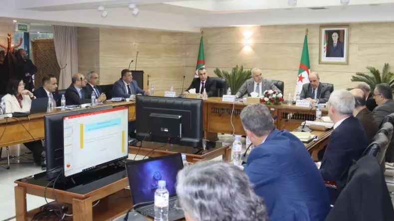 اجتماع وزاري لمتابعة تطورات استخدام الدفع الالكتروني