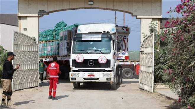 الاحتلال يمنع دخول أكثر من 100 شاحنة مساعدات الى غزة