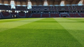 استلام ثالث ميدان معشوشب طبيعيا قريبا