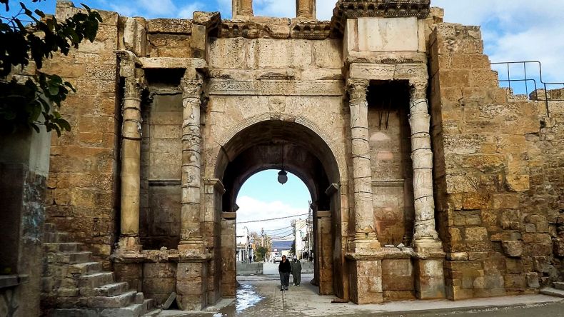 قوس كاراكالا في تبسة.. سر قوس النصر الذي خلد الرومان في الجزائر