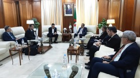 عرقاب يتباحث مع وفد المؤسسة العربية لضمان الاستثمار وائتمان الصادرات