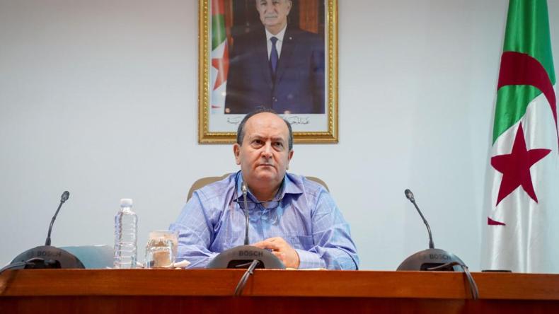 وزير الصناعة في لقاءات تقييمية مع مسؤولي المجمعات الصناعية العمومية