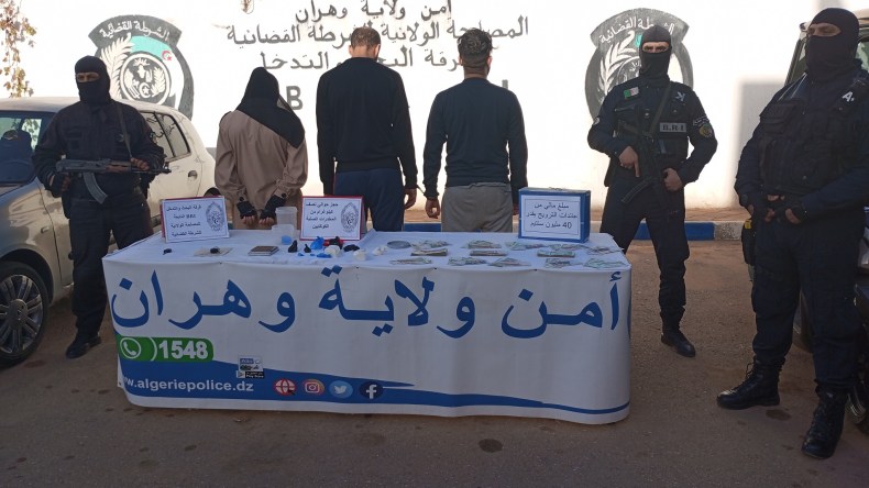 الإطاحة بشبكة إجرامية مختصة في ترويج الكوكايين بوهران