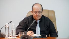 وزير الصناعة والإنتاج الصيدلاني يحثّ على اتباع “سياسة تسويقية هجومية” في الأسواق الخارجية