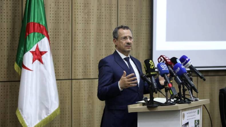 وزير الأشغال العمومية يكشف جديد خط سكة الحديد “بشار – تندوف – غار جبيلات”