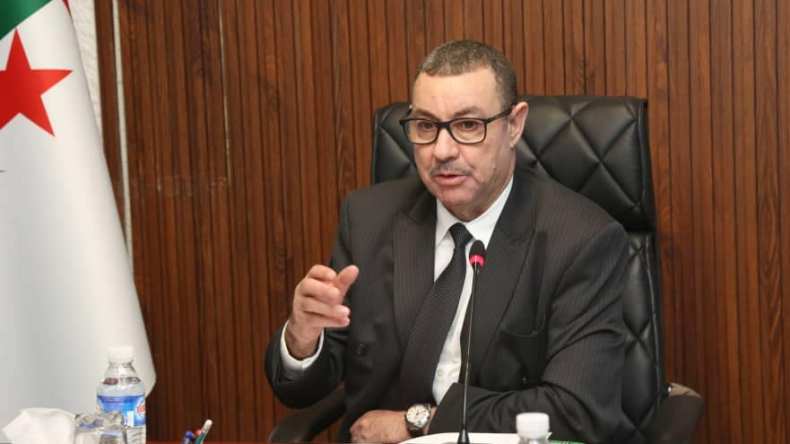 وزير النقل يدعو لتوحيد نظام تذاكر النقل البري في العاصمة