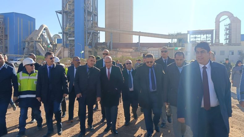 زيتوني يشيد بدور مصنع إسمنت الساورة في دعم المشاريع الكبرى