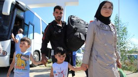 وزير الداخلية التركي: 25 ألف سوري يعودون إلى بلدهم خلال أسبوعين