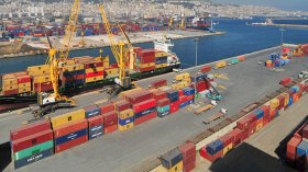 الأرصفة وراء التكدّس بموانئ الجزائر وهذه الحلول الممكنة