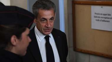 Sarkozy “définitivement condamné” à un an de prison sous bracelet