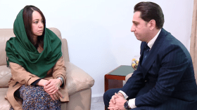 تحطم الطائرة الأذربيجانية.. منصوري توقع على سجل التعازي بمقر السفارة