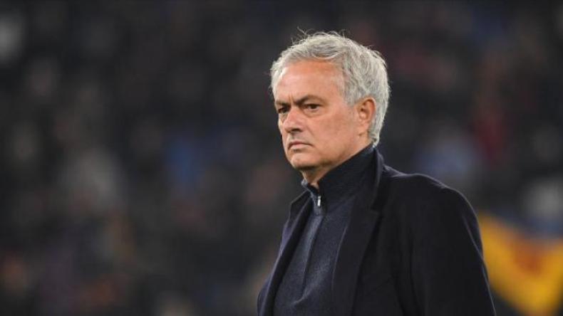 عملية جراحية ناجحة على “المرارة” لِمورينيو