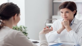 أطعمة طبيعية تعمل كمسكنات ألم مدهشة لمرض تعاني منه النساء!