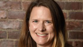 خبيرة تكشف ألاعيب النرجسيين وترشد لكيفية التعامل معهم في المنزل والعمل