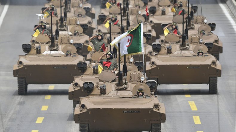 المغرب مرعوب من الإنفاق العسكري للجزائر ويتوسل باريس