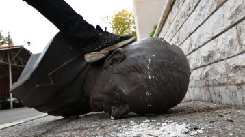 الصنم الذي هوى