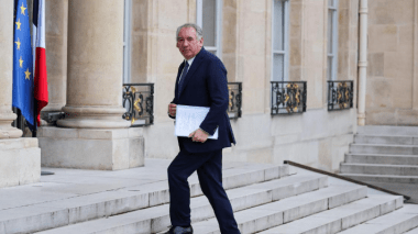 Bayrou sous le feu des critiques après un déplacement à Pau, pas à Mayotte!