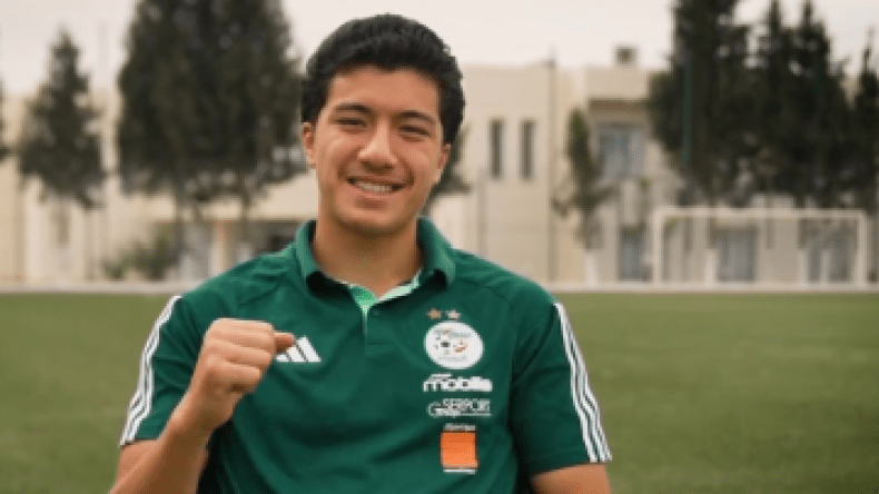 بِالفيديو والصّور: مازة يعود من برلين إلى الحرّاش على أنغام “يا الرّايح..”!