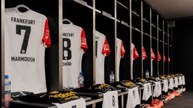 زملاء شعيبي انهزموا بِثلاثية أمام منافس بِعشرة لاعبين