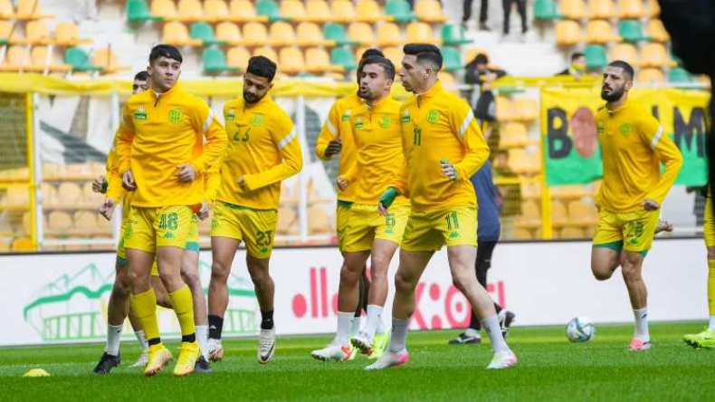 شبيبة القبائل تُعمّق الفارق في الصدارة