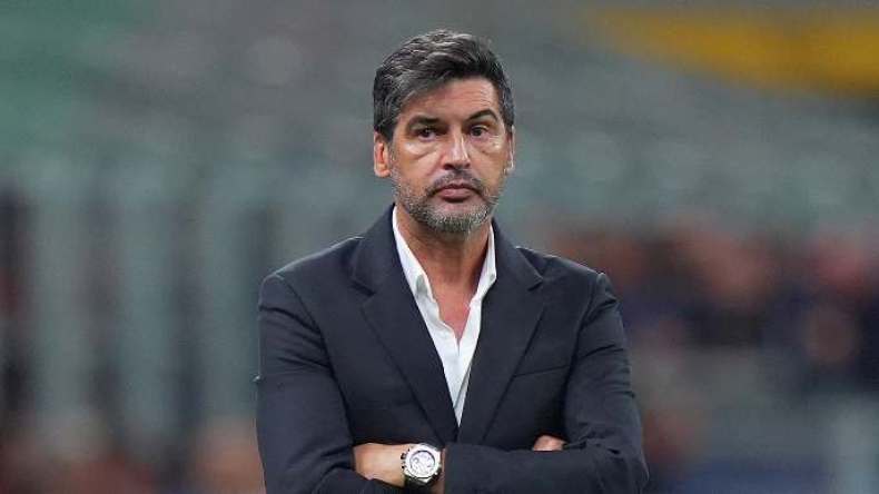 أقالوه ثم أمروه بِتنشيط المؤتمر الصحفي بعد أن دسّوا المال في جيبه