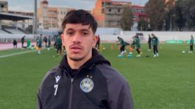 بِالفيديو: لاعب الوفاق بوشامة يُخاطب مَن رشقه بِالحجارة