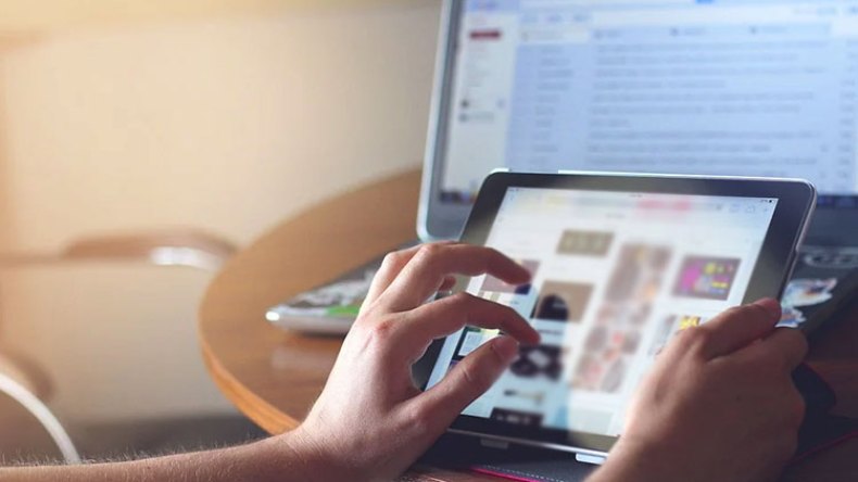 خدمات رقمية في التربية مخالفة للقوانين!