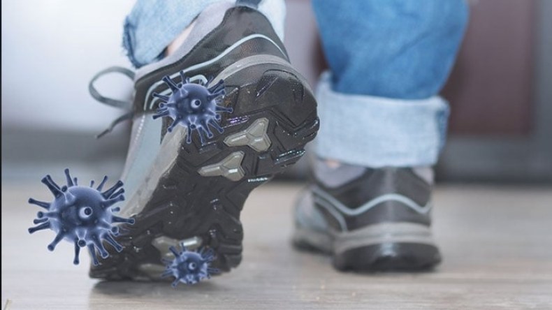 لهذا يجب أن تطلب من الضيوف خلع أحذيتهم!