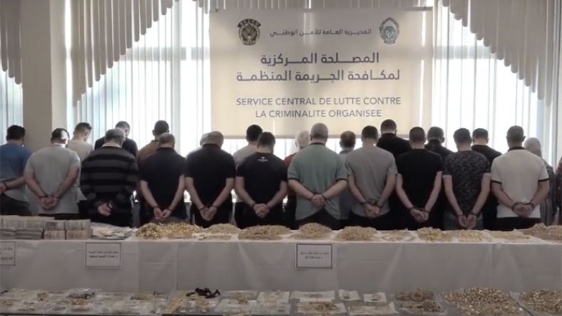 محاكمة 83 متهمًا في فضيحة “الذهب” وتبييض الأموال