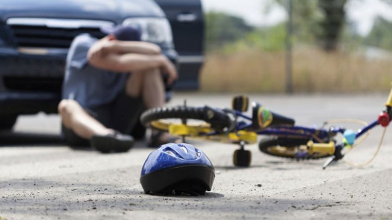 أطفال يواجهون المخاطر المرورية وسط غياب رقابة الأولياء