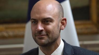 Première réaction de la France au rappel de son ambassadeur à Alger