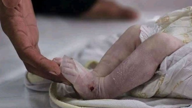 البرد القارس يفتك بأطفال غزة.. فيديوهات تفطر القلوب ولا عزاء للإنسانية!