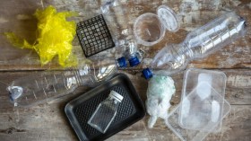 إياك أن تعيد استخدام عبوات المياه وحاويات الطعام البلاستيكية.. الأسباب مثيرة للقلق!