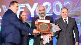 محمد معوش يحظى بتكريم خاص