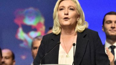 Allegations of French Aid to Algeria Back on Le Pen’s Tongue