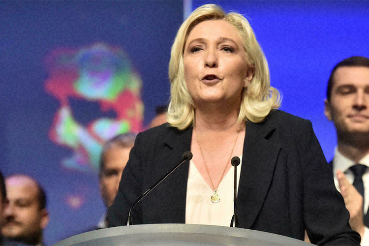 Allegations of French Aid to Algeria Back on Le Pen’s Tongue