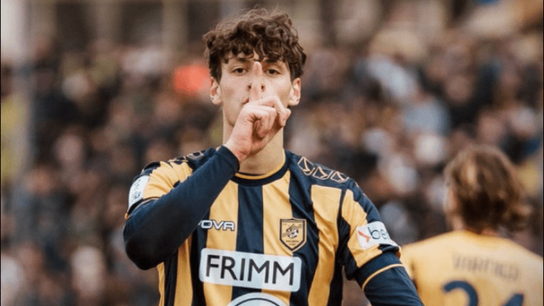 بالفيديو.. احتفال الجماهير بهدف حفيد موسوليني يثير ضجة كبيرة