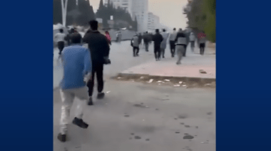 VIDEOS: hommes, femmes et enfants libérés de la prison de Saydnaya