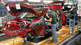 علامات جاهزة لصناعة السيارات.. والبداية في 2025