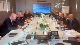 حشيشي يجتمع في إيطاليا مع الشركات المكلفة بتنفيذ مشاريع “سوناطراك” الاستراتيجية