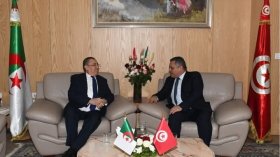 الجزائر وتونس: تأكيد على أهمية التنسيق لمكافحة التهديدات الأمنية العابرة للحدود