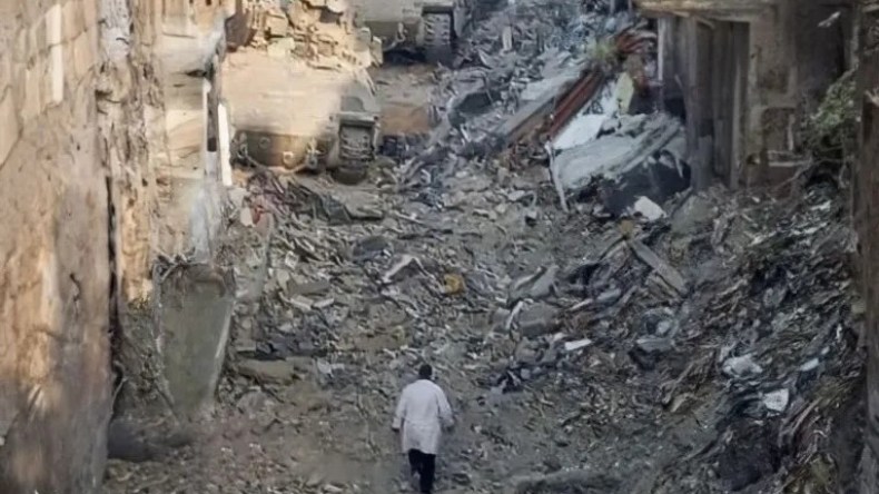 “وحيدا كغزة”.. آخر صورة للدكتور حسام أبو صفية تُشعل مواقع التواصل