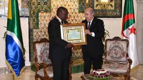 الرئيس تبون يودّع رئيس جنوب إفريقيا