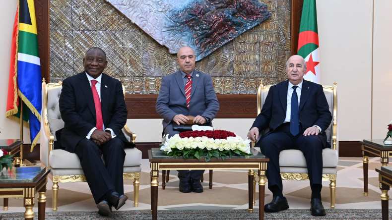 الرئيس تبون ونظيره الجنوب افريقي يترأسان اجتماع اللجنة العليا الثنائية