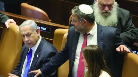 بن غفير يحظر الأذان بالمساجد ويهدد نتنياهو